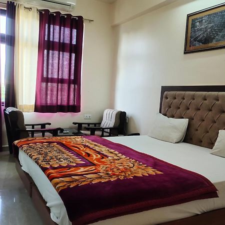 Hotel Amrapali ジャイプール エクステリア 写真
